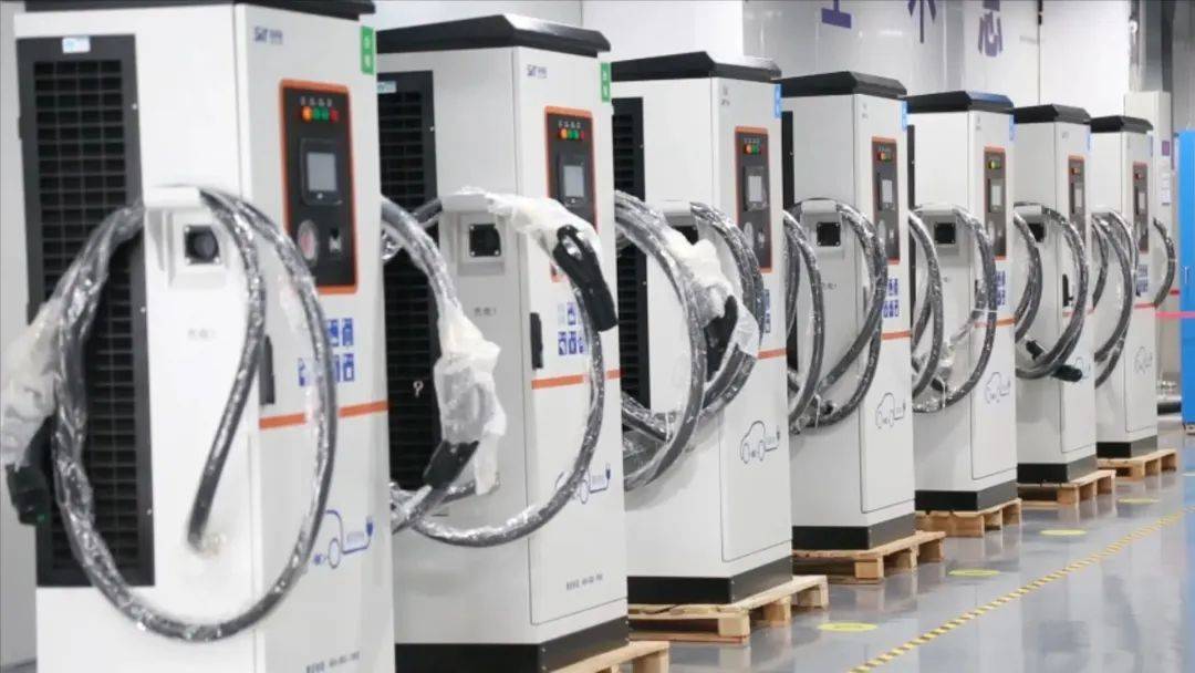 新時代 新征程 新偉業(yè) | “晉城造”充電樁正式上崗 汽車充電設備的研發(fā)之路